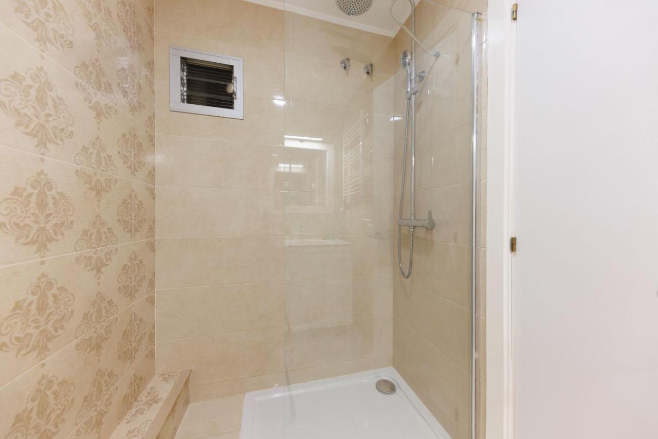 Bravissimo Figuerola, Spacious 3-Bedroom Apartment Girona Zewnętrze zdjęcie